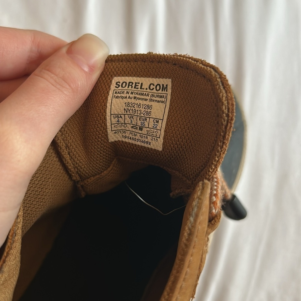 Sorel Tan and Black Laced Waterproof Boots Size 4 - Picture 8 of 11
